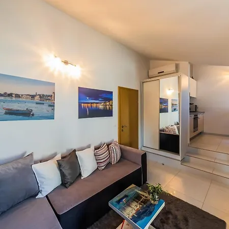 Danijela Apartment *